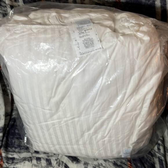 The Company Store Legends Hotel Luxury Goose Down Comforter+Bonus … - Picture 7 of 8